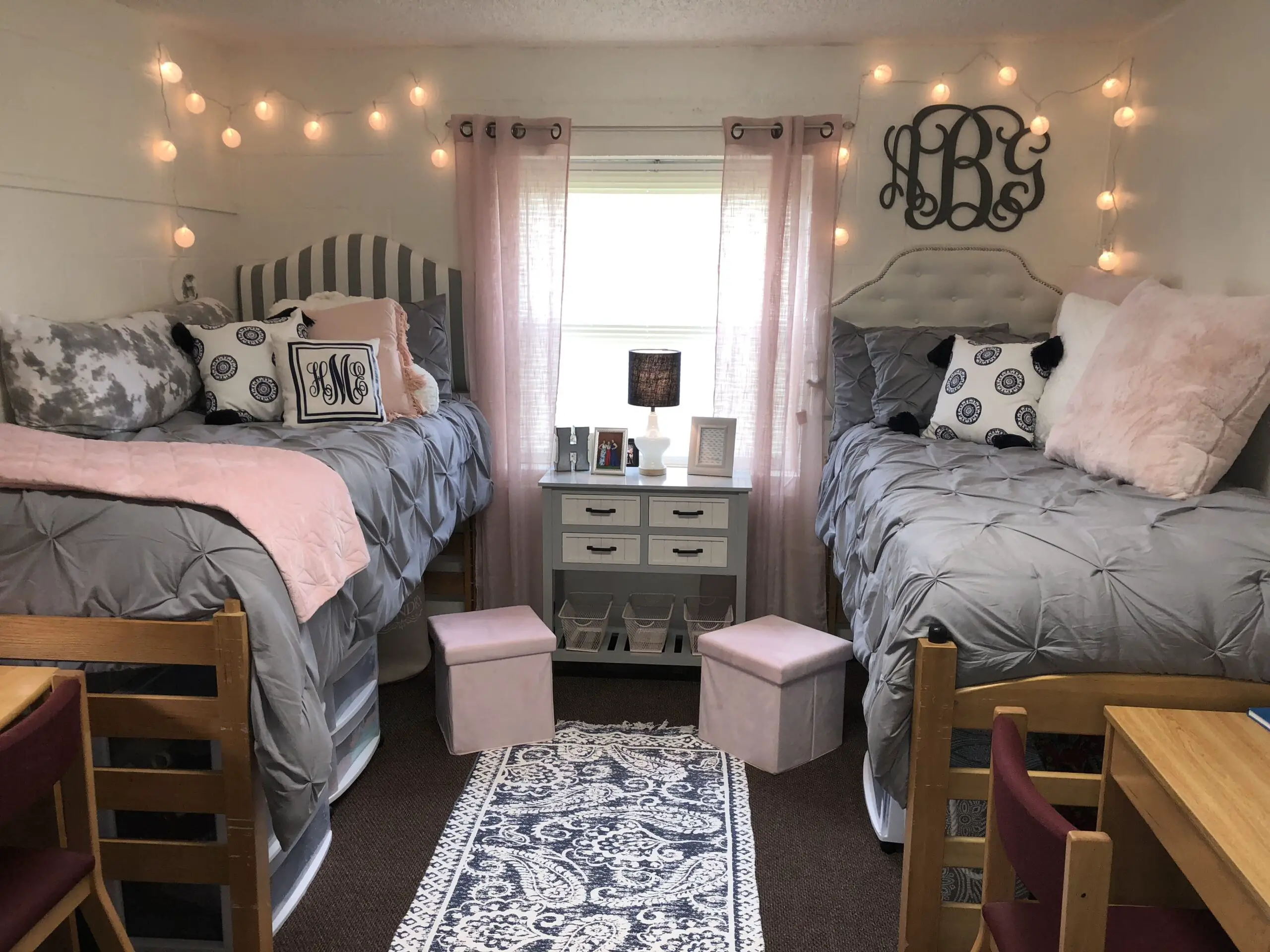 hanging-curtains-in-a-college-dorm-room
